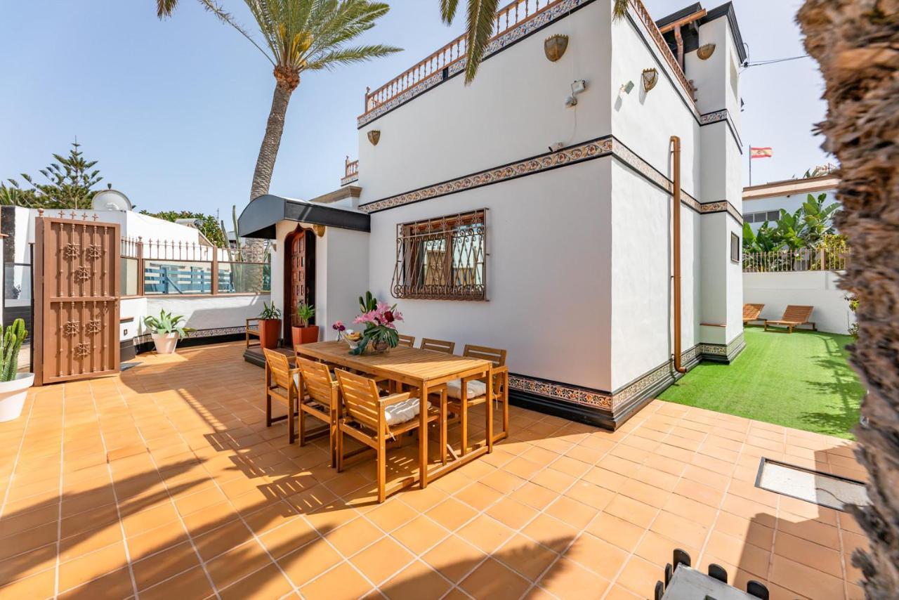 Villa Corralejo Bay Beachfront Corralejo By Holidays Home Экстерьер фото