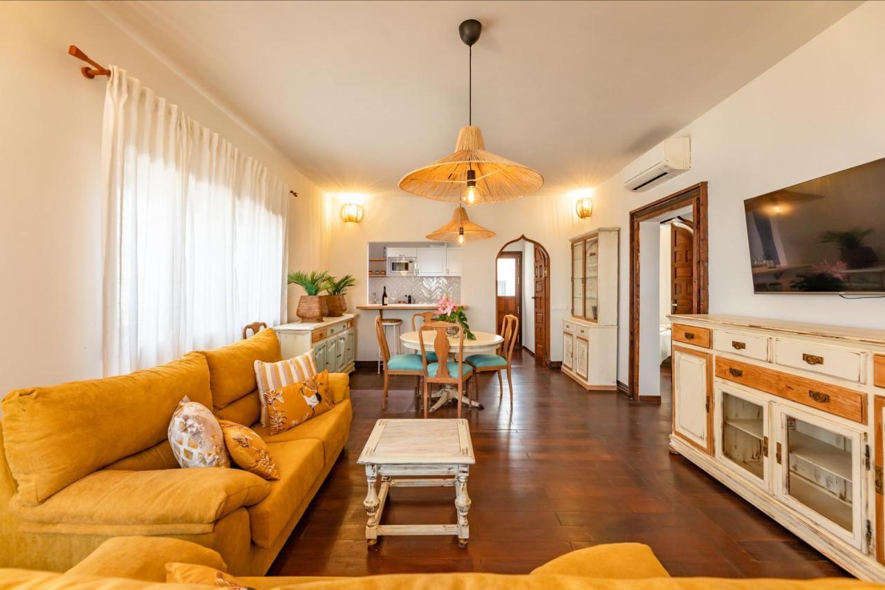 Villa Corralejo Bay Beachfront Corralejo By Holidays Home Экстерьер фото
