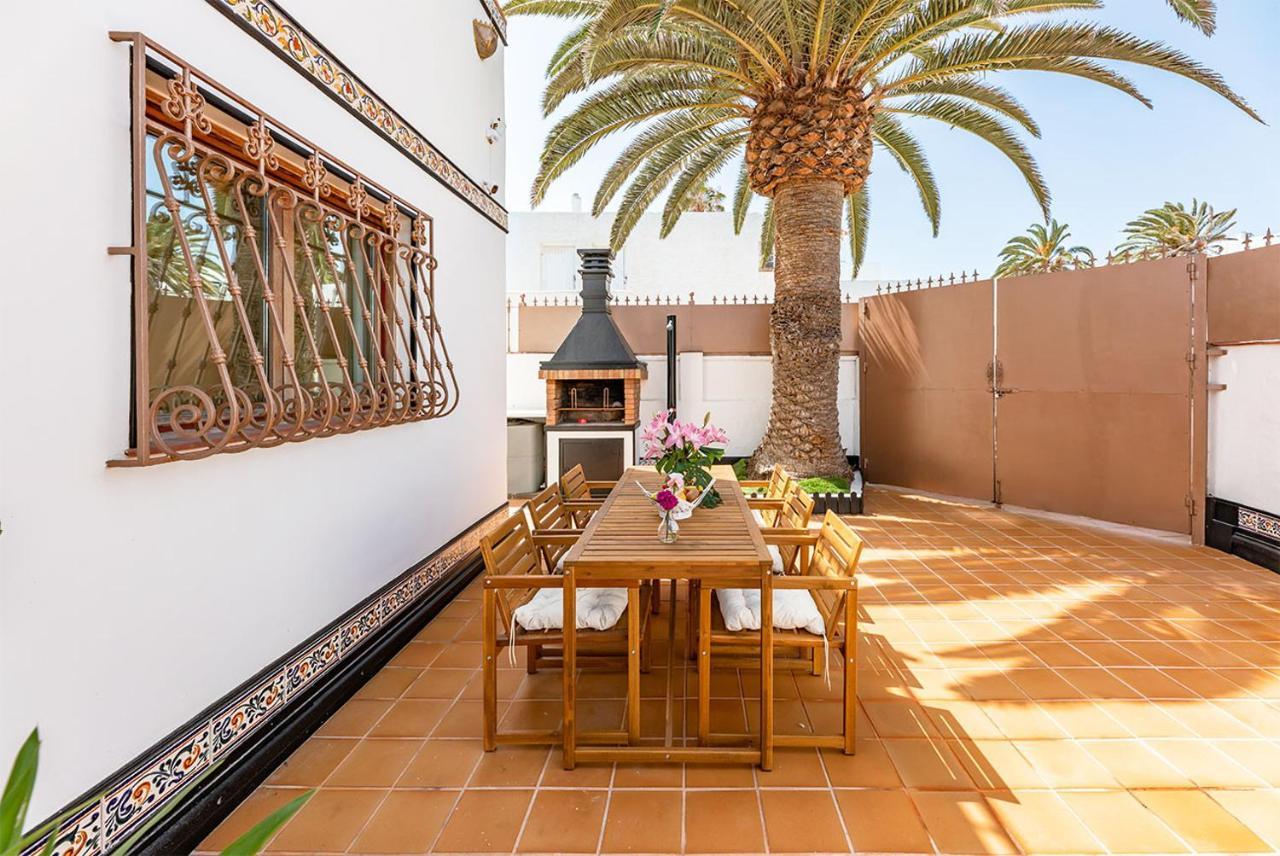 Villa Corralejo Bay Beachfront Corralejo By Holidays Home Экстерьер фото
